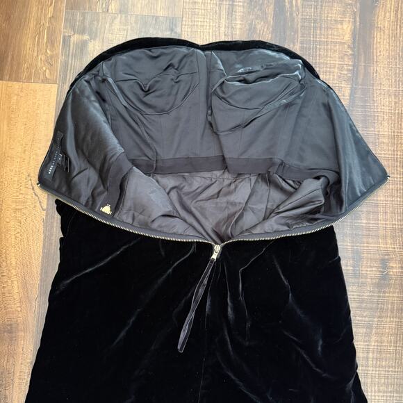 Marc by Marc Jacobs Black Velvet Strapless Mini Dress with Built in Bra - 4 - Picture 9 of 12